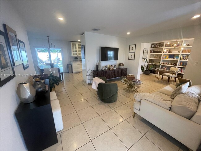 9770 SW 85th Ter in Miami, FL - Building Photo - Building Photo