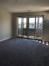 6773 Solterra Vista Pkwy in San Diego, CA - Building Photo - Building Photo