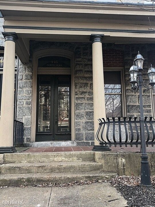 446 N Duke St in Lancaster, PA - Foto de edificio