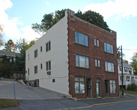 113 S Water St in Greenwich, CT - Foto de edificio - Building Photo