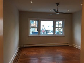 95 Zabriskie St in Jersey City, NJ - Building Photo - Building Photo