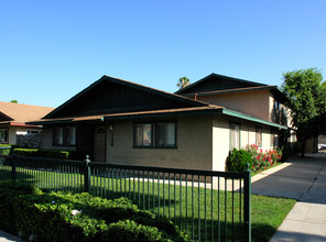 1130 W Stoneridge Ct in Ontario, CA - Building Photo - Building Photo