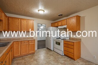 2241 E Laney Ave in Holladay, UT - Building Photo - Building Photo