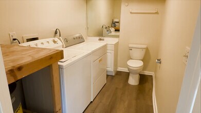 2052 Kings Hwy in Clearwater, FL - Building Photo - Building Photo