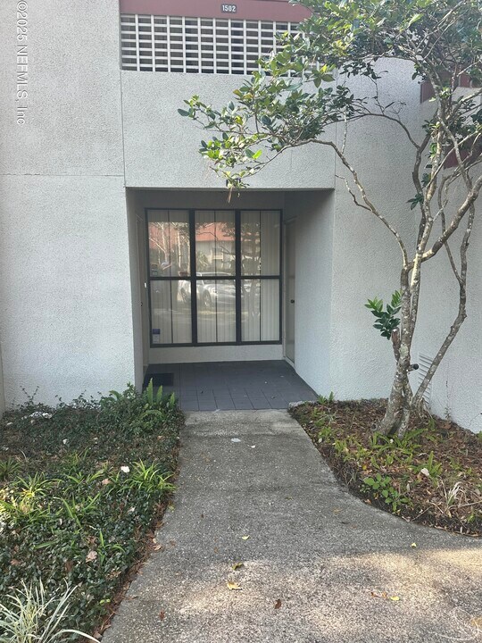 1501 Wood Hill Pl in Jacksonville, FL - Foto de edificio