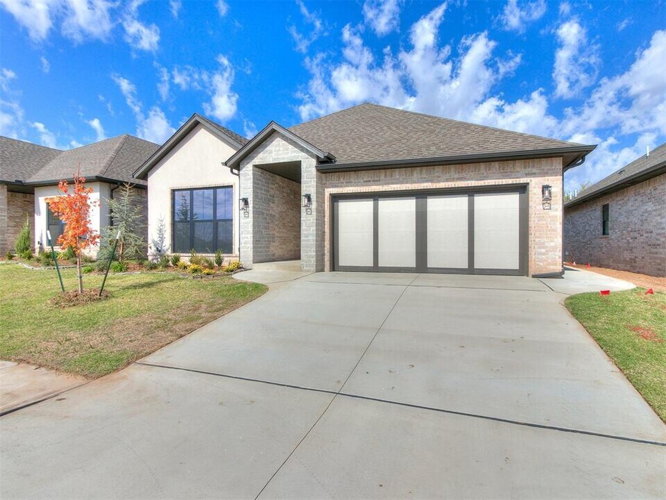 2917 SW 132nd St in Oklahoma City, OK - Building Photo