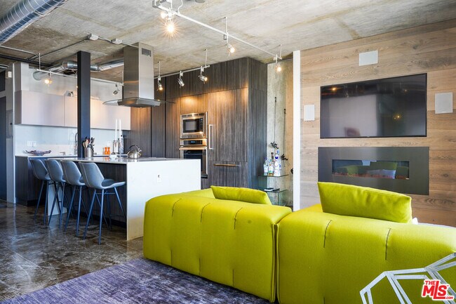 property at 321 S San Vicente Blvd