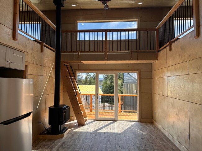 1149 Virginia Lynn Wy in Homer, AK - Building Photo - Building Photo