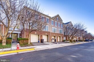7119 Mason Grove Ct in Alexandria, VA - Building Photo - Building Photo