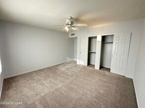 8730 N Little Oak Ln in Tucson, AZ - Building Photo - Building Photo