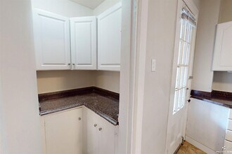 63 Dana St, Unit 8 in Cambridge, MA - Foto de edificio - Building Photo