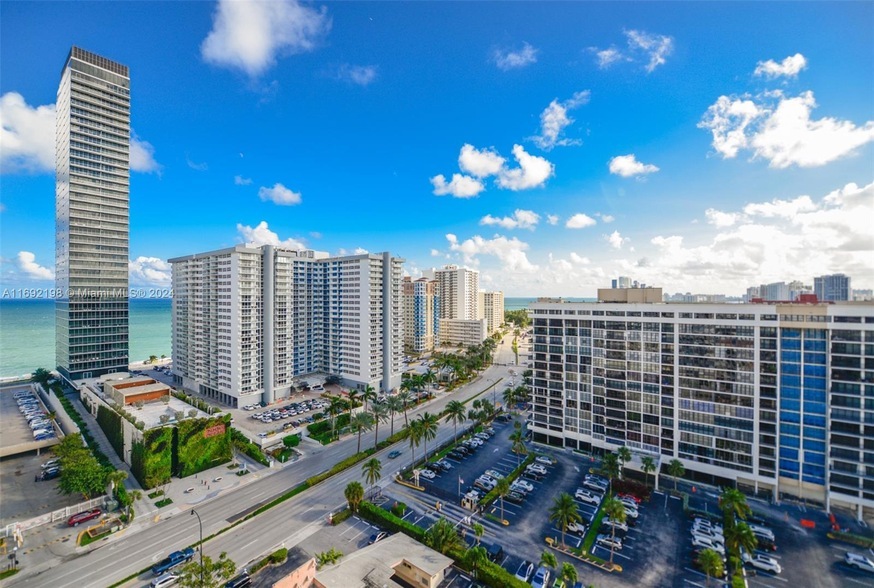 1985 S Ocean Dr in Hallandale Beach, FL - Building Photo