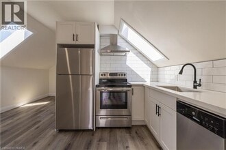 753 Colborne St E in Brantford, ON - Building Photo - Building Photo