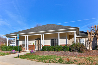 Phillips Landing Apartment Homes in Statesville, NC - Foto de edificio - Building Photo