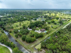 576 Marshall Rd in West Palm Beach, FL - Building Photo - Building Photo