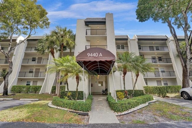 property at 9440 Poinciana Pl
