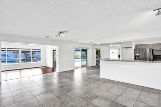 2632 SE 10th Ct in Pompano Beach, FL - Foto de edificio - Building Photo