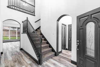 1022 Shortleaf Pine Dr in Arlington, TX - Foto de edificio - Building Photo
