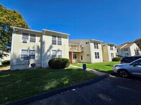 949 Pleasant Valley Rd #8-4, Unit c/o 217 DRT LLC in South Windsor, CT - Building Photo