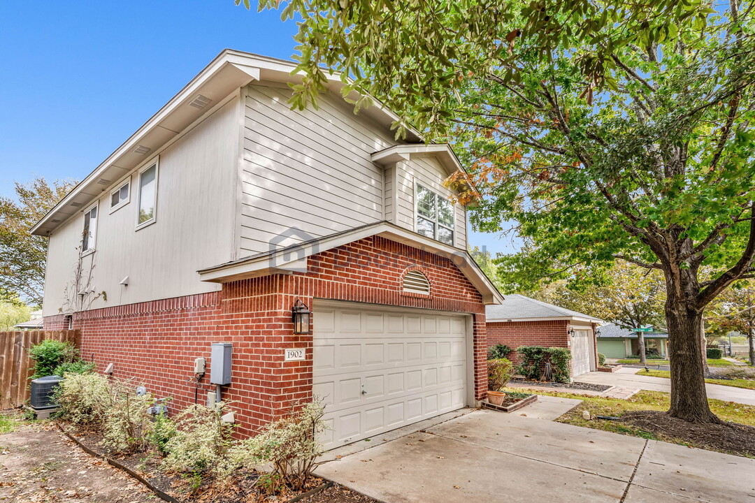 1902 Ralph C Craig Ln in Austin, TX - Building Photo