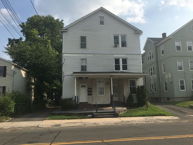 240 Clinton St in New Britain, CT - Building Photo - Building Photo