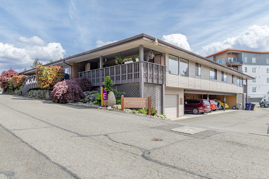 Eliseo mid-rise in Tacoma, WA - Building Photo