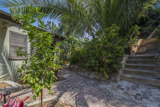 6122 Glen Tower St in Los Angeles, CA - Building Photo - Building Photo