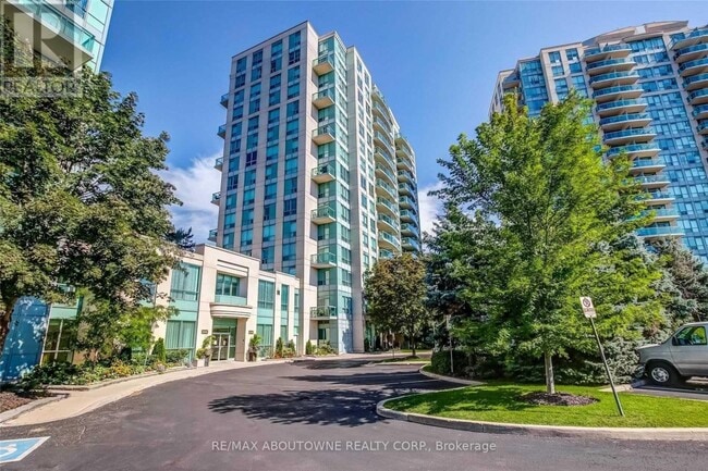 property at 2565-2565 Erin Centre Blvd