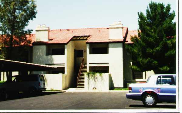 Woodglen Square Condominiums in Mesa, AZ - Building Photo