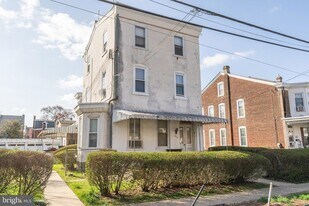 459 Martin St, Unit 2nd Floor in Philadelphia, PA - Building Photo