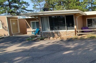 Mountain Manor in Woodland Park, CO - Foto de edificio - Building Photo