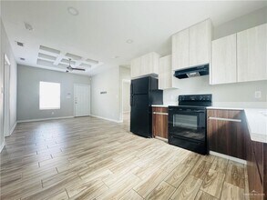 18 Kentucky St in Alton, TX - Building Photo - Building Photo