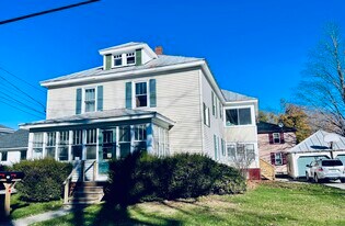 29 Sherwin St, Unit 2 in Waterville, ME - Building Photo
