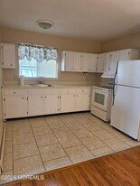 22 Acapulco Pl in Toms River, NJ - Building Photo