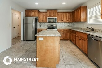 421 Sunflower Dr in Raymore, MO - Building Photo - Building Photo