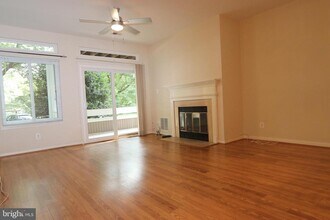 12293 Fort Buffalo Cir in Fairfax, VA - Building Photo - Building Photo