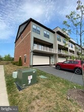 22367 TrailView Crossing Terrace in Ashburn, VA - Foto de edificio - Building Photo