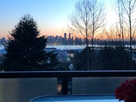 212 Forbes Av in North Vancouver, BC - Building Photo