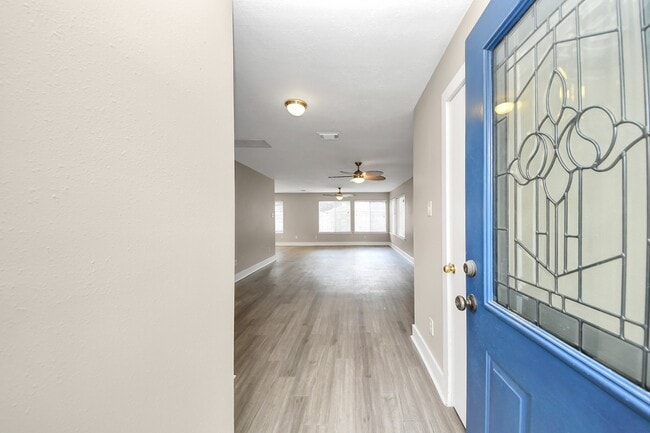 18178 Woodsdale Ct in Porter, TX - Foto de edificio - Building Photo