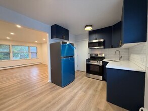 7762 Madison St in River Forest, IL - Foto de edificio - Building Photo