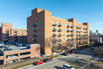 Rennaissance Place in Chicago, IL - Building Photo - Primary Photo