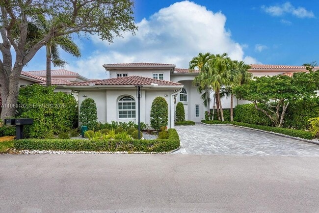 3949 194th Ln in Golden Beach, FL - Building Photo - Building Photo