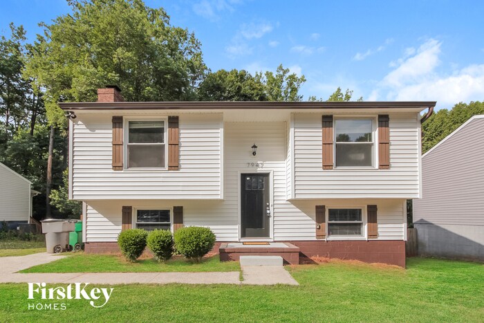 7947 Monfreya Ct in Charlotte, NC - Foto de edificio