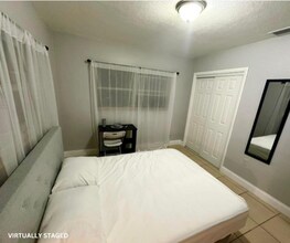 1450 NW 24th Terrace in Fort Lauderdale, FL - Foto de edificio - Building Photo