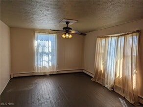 12550 Claridon Troy Rd in Chardon, OH - Building Photo - Building Photo