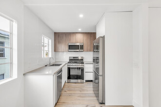 3701 Hughes Ave in Los Angeles, CA - Building Photo - Building Photo