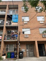 5505 98th St in Corona, NY - Building Photo