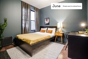 Private bedroom in 5 bed/2 bath Home in New York, NY - Building Photo