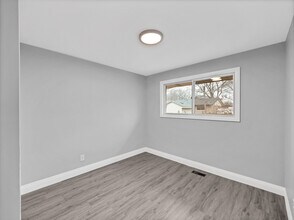 401 Bunting Rd in St Catharines, ON - Building Photo - Building Photo