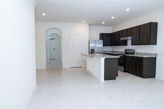 1389 Yellow Finch Dr in Davenport, FL - Building Photo - Building Photo